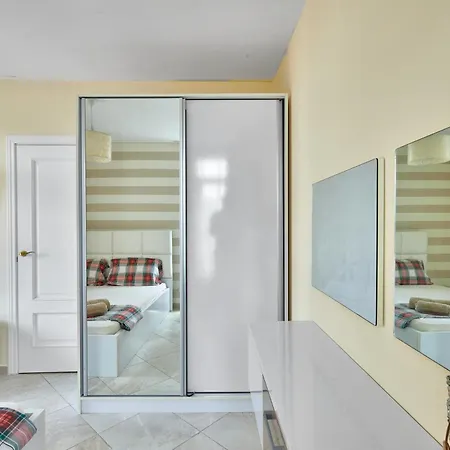 2bd Flat With Balcony In Flores Garden Complex By Flat Mаnаger Chernomorets