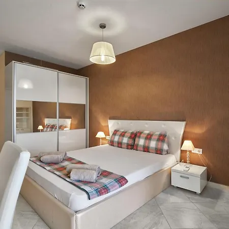 Apartamento 2bd Flat With Balcony In Flores Garden Complex By Flat Mаnаger *