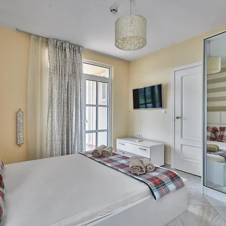 דירה 2bd Flat With Balcony In Flores Garden Complex By Flat Mаnаger