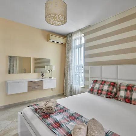 Апартамент 2bd Flat With Balcony In Flores Garden Complex By Flat Mаnаger *